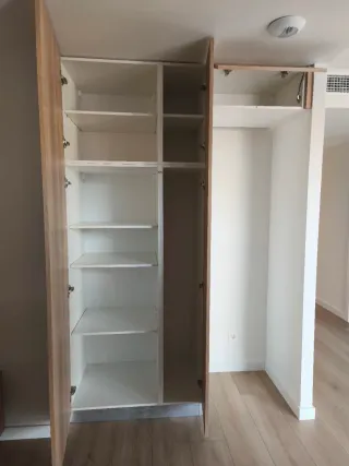 Mobles cuina amb electrodomèstics