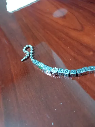 Pulsera de plata con abalorios