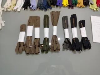 Lote  de 162 cremalleras varias medidas y colores