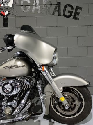 Harley-Davidson Street Glide Plata