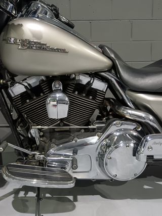 Harley-Davidson Street Glide Plata