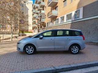 Peugeot 5008 2010