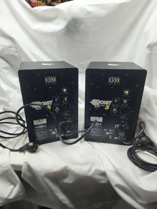 2 KRK Rokit 5 RPG 2 Monitores de Estudio