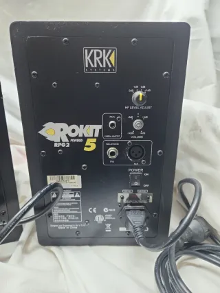 2 KRK Rokit 5 RPG 2 Monitores de Estudio