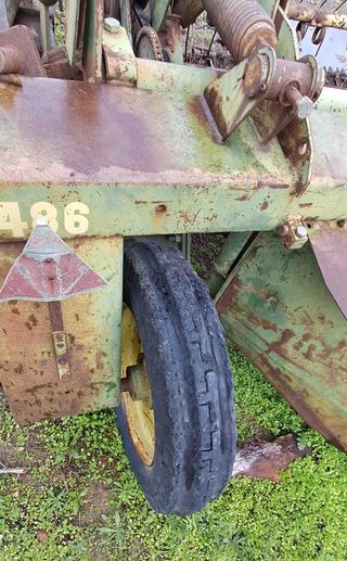 Segadora acondicionadora rodillo John Deere 486.