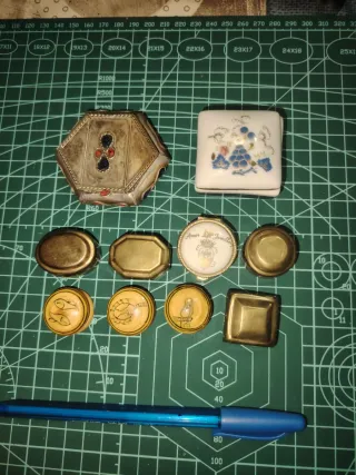 Pastilleros antiguos dorados y plateados