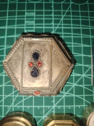 Pastilleros antiguos dorados y plateados