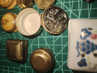 Pastilleros antiguos dorados y plateados