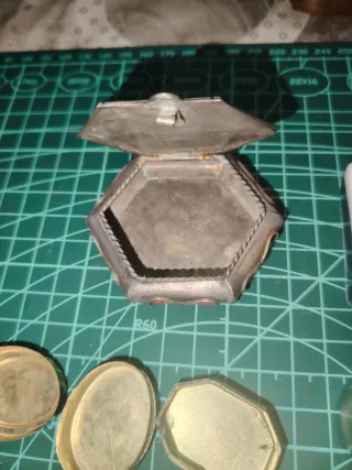 Pastilleros antiguos dorados y plateados