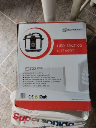 Olla Eléctrica a Presión Schneider SCO 06 D