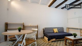Estudio en alquiler en El Raval en Barcelona