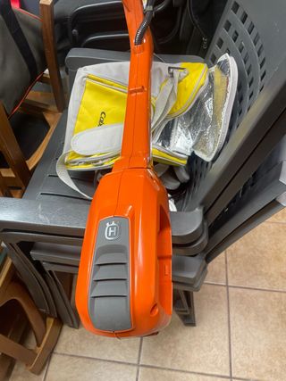 Desbrozadora Husqvarna 520 iRX con cargador y bate