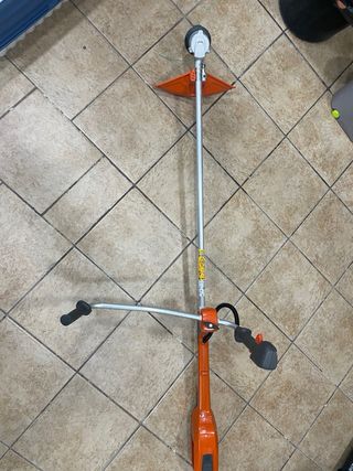 Desbrozadora Husqvarna 520 iRX con cargador y bate