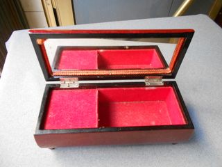 CAJITA-JOYERO DE MUSICA CON CUERDA