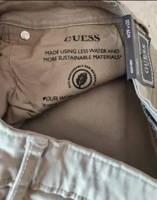 Comodo pantalón Guess talla alta