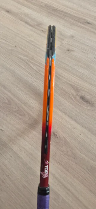 Raqueta tenía niño