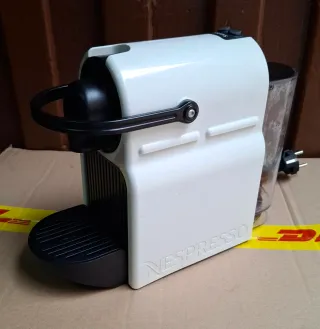 Cafetera Krups Nespresso Blanca