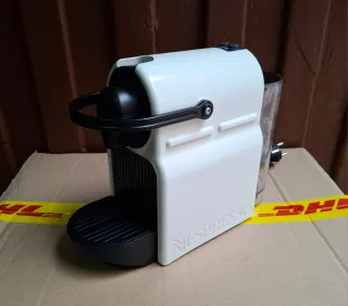 Cafetera Krups Nespresso Blanca