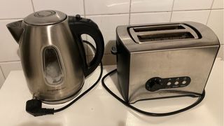 Hervidor y Tostadora