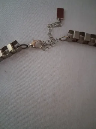 Gargantilla tipo collar egipcio. En dorado y cinta