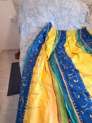 Set di tende con design azzurro e giallo