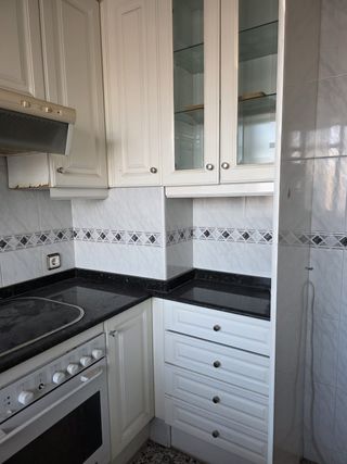 Cocina Teka Completa con Encimera de Piedra