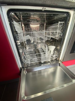 Cocina completa. Muebles y electrodomésticos.