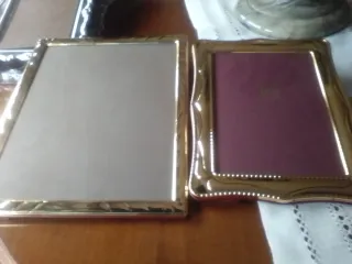 Marco de fotos decorativo plateado y dorado