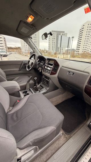Mitsubishi Montero 2003