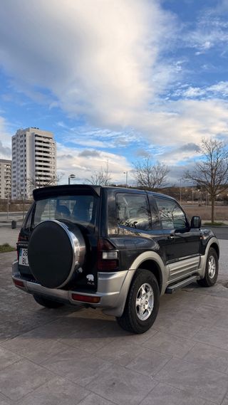 Mitsubishi Montero 2003