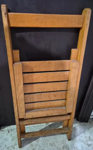 Dos Sillas madera plegables