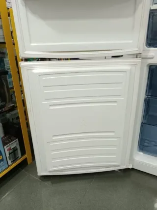 Nevera EDESA 185×60cm  No Frost..