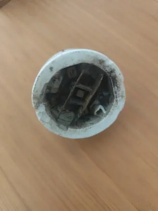 Enchufe antiguo de porcelana