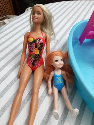 Barbie con piscina