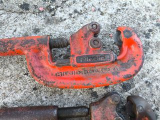2 cortadores de tubos Ridgid de 1/4" a 2"