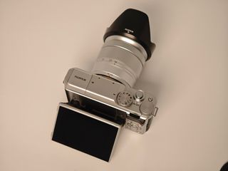 Fujifilm X-A10 + Obiettivo XC 16-50mm. Come nuova