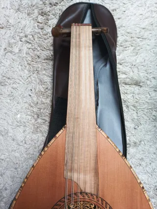Laúd árabe Oud
