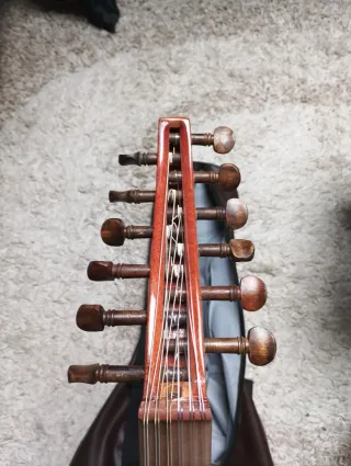 Laúd árabe Oud