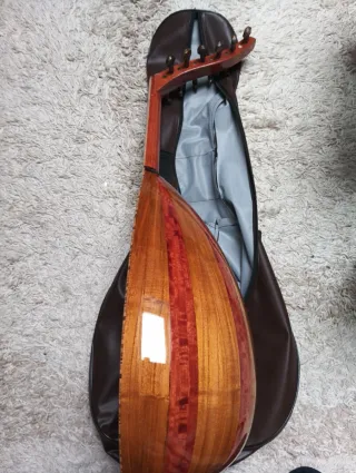 Laúd árabe Oud