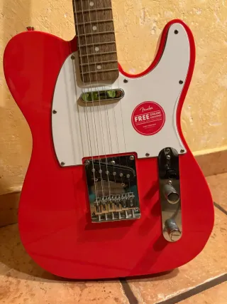 Guitarra Eléctrica Roja Squier
