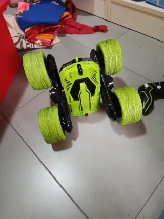 Coche teledirigido multiterreno