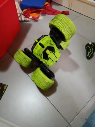 Coche teledirigido multiterreno