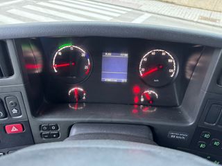 SCANIA R480 DUMPER DE OBRA CAMION 8X4