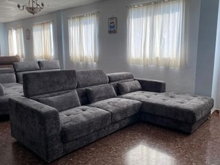 Nuevo sofa chaiselongue con cojines
