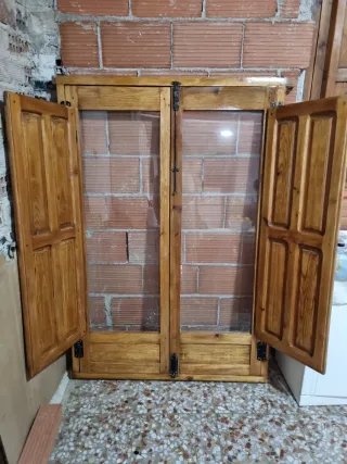 Armario antiguo madera rústica