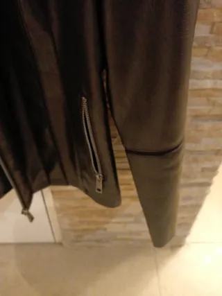 Chaqueta piel negra. Talla 42