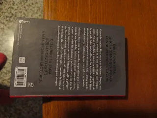 Una corte de rosas y espinas