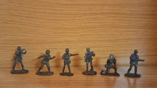 Soldaditos antiguos de hierro