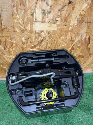 Rueda de repuesto + Gato PSA 15