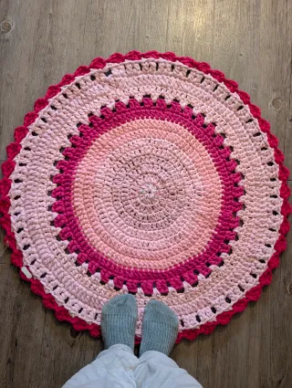 Alfombra artesanal de trapillo de algodon